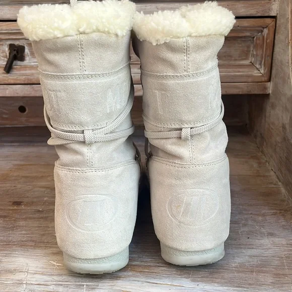 SOLD 🤍 Moon Boots with Tecnica size 6-8 - Picture 3 of 11